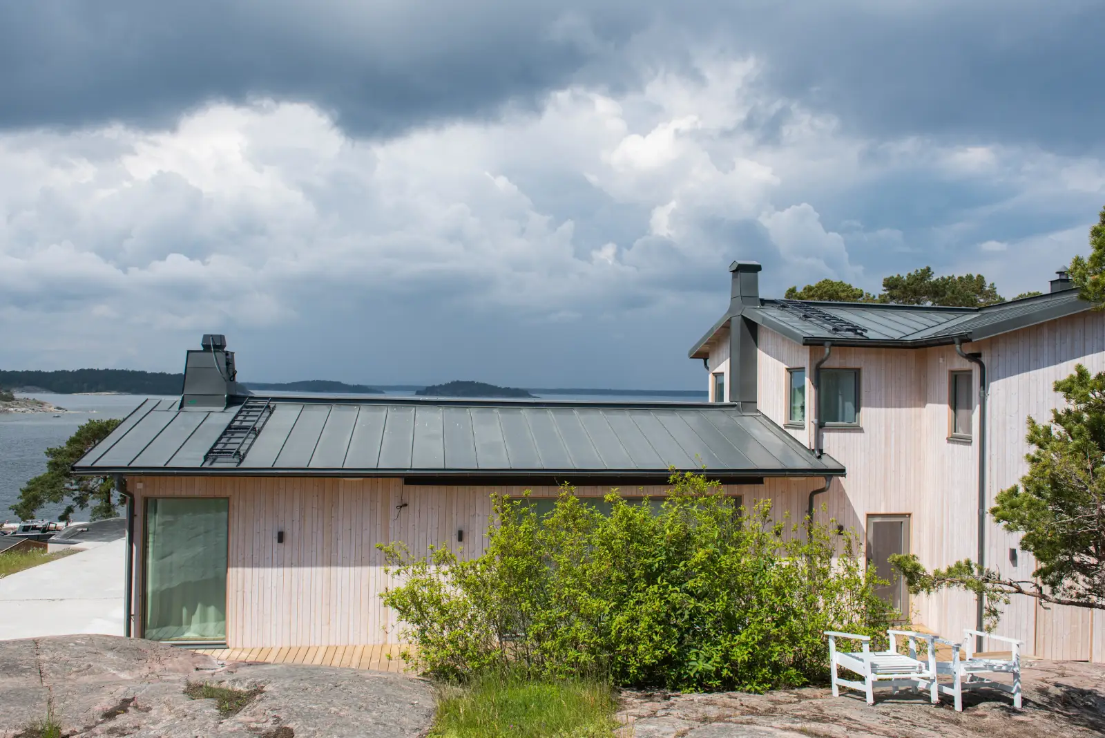 JS 2 & 4 Huset på ön-7